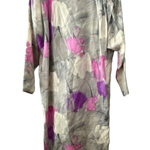 Argenti Vintage Gray and White Asymmetrical Dolman Sleeve Dress